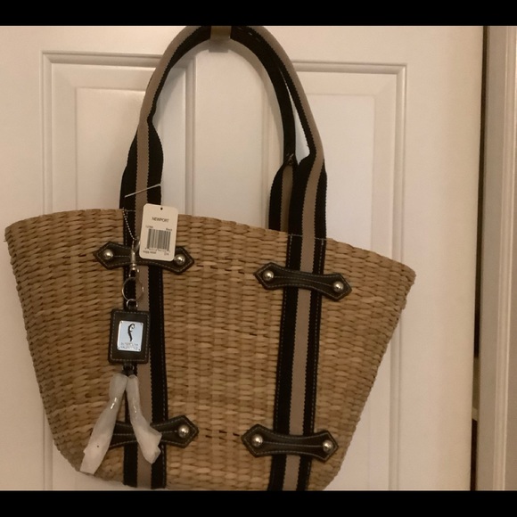 Handbags - NWT Fortuna Valentino Newport Bag